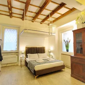 https://cozy-studio-flat-in-trastevere-by-yourhost.it-romehotels.com