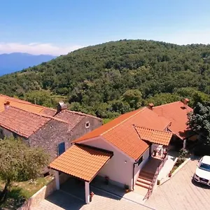 apartment-podini.primorje-gorskikotar.com/
